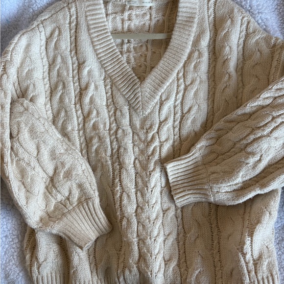 OAK + FORT Women's Cream V-Neck Sweater - Picture 4 of 4